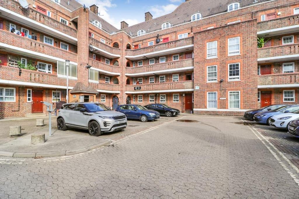 Spacious 4 Bed Flat Near London 02 Arena Greenwich Exterior photo